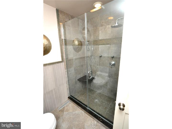 383 Indian Mills Road Shamong, NJ 08088 - Photo 18 of 25 Bathroom