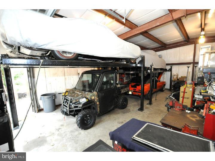 383 Indian Mills Road Shamong, NJ 08088 - Photo 3 of 25 Garage