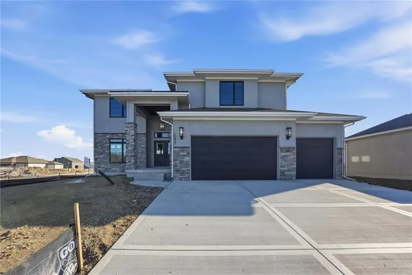 $670,000 | 10427 North Mulberry Street, Kansas City, MO 64155