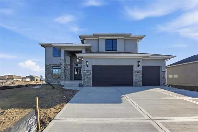 $674,999 | 10427 North Mulberry Street, Kansas City, MO 64155