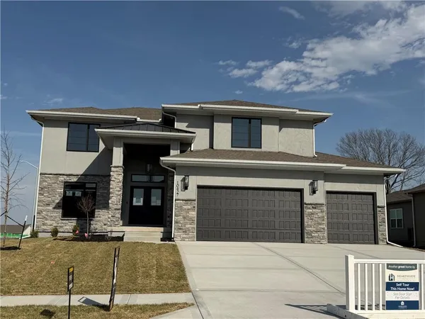 $670,000 | 10427 North Mulberry Street, Kansas City, MO 64155