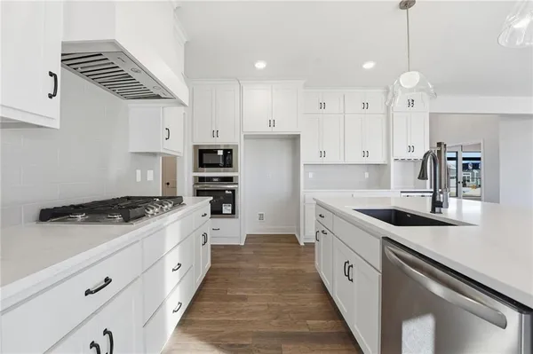 $670,000 | 10427 North Mulberry Street, Kansas City, MO 64155