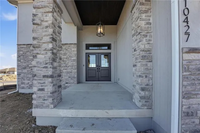 $674,999 | 10427 North Mulberry Street, Kansas City, MO 64155