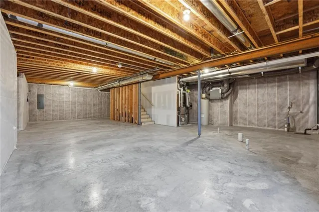 $674,999 | 10427 North Mulberry Street, Kansas City, MO 64155