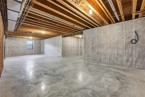 $670,000 | 10427 North Mulberry Street, Kansas City, MO 64155