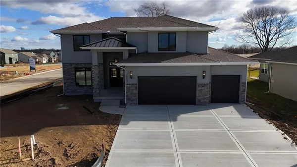 $670,000 | 10427 North Mulberry Street, Kansas City, MO 64155