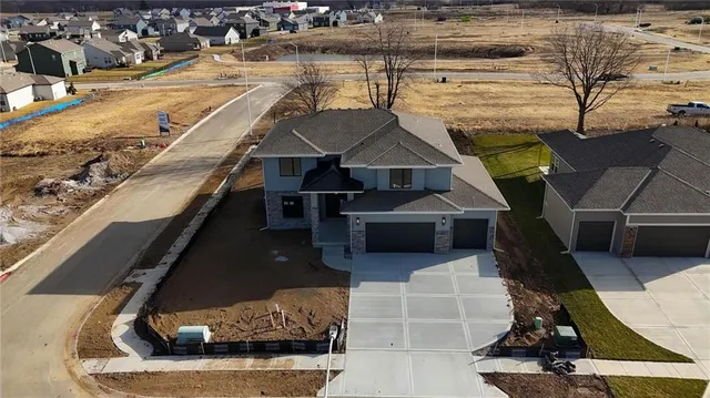 $674,999 | 10427 North Mulberry Street, Kansas City, MO 64155