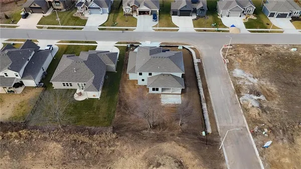 $670,000 | 10427 North Mulberry Street, Kansas City, MO 64155