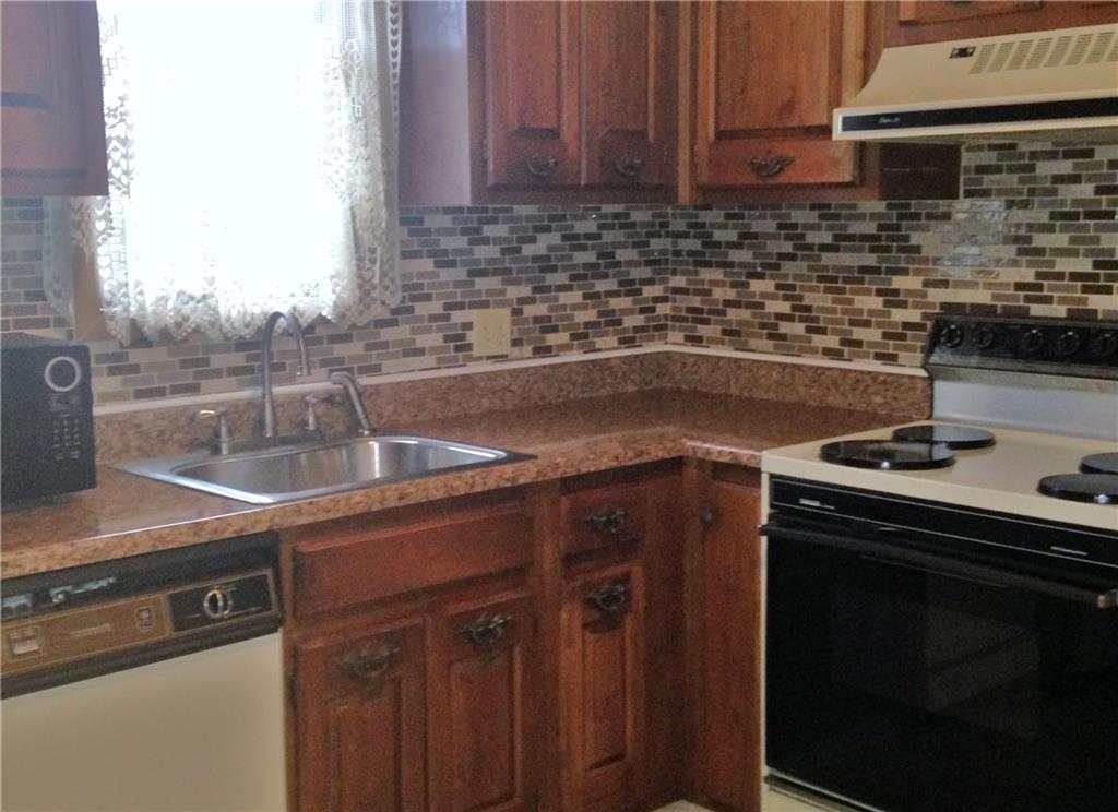 1823 Laurel Road Shelocta, PA 15774 - Photo 3 of 21 kitchen