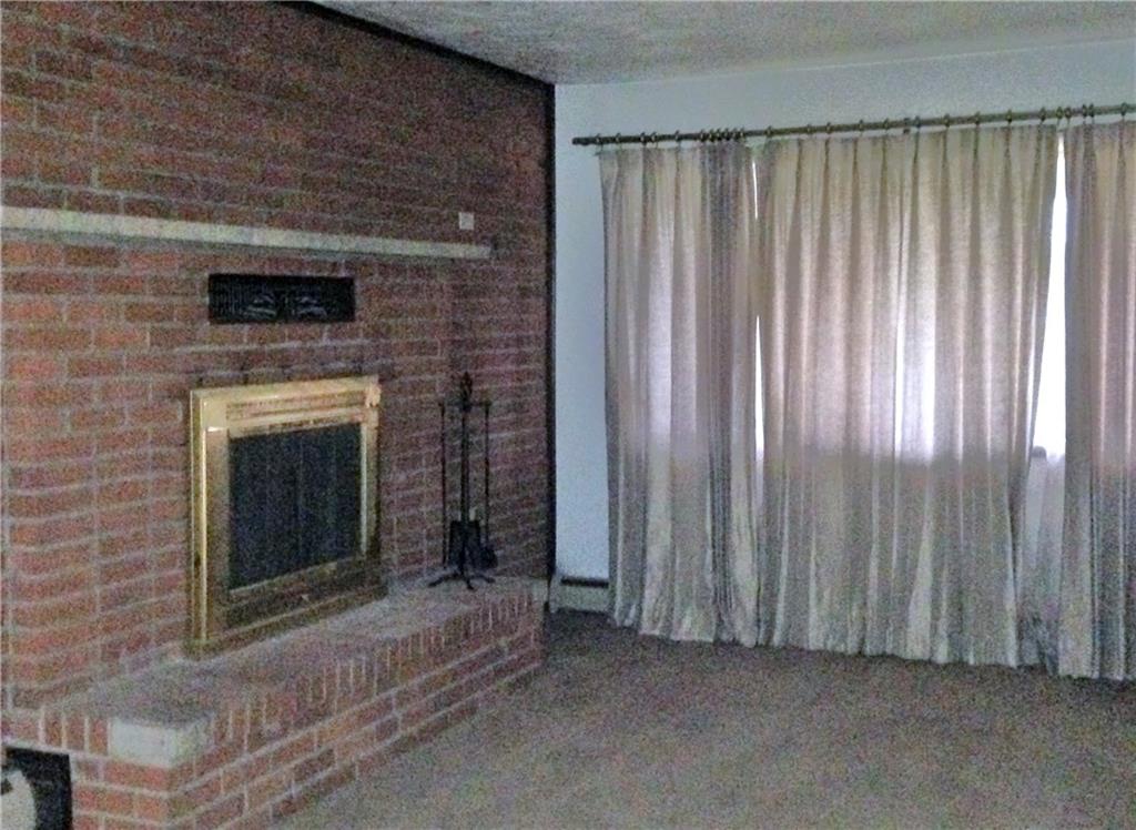 1823 Laurel Road Shelocta, PA 15774 - Photo 8 of 21 family room