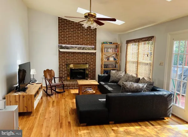 $3,899 | 13312 Glen Taylor Lane, Herndon, VA 20171