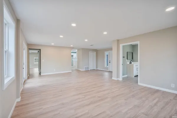 $349,900 | 825 North Carter Street, Greentown, IN 46936