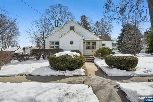 $888,000 | 649 8th Street, Carlstadt, NJ 07072