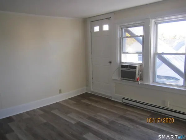 $1,250 | 1085 Broad Street, Meriden, CT 06450