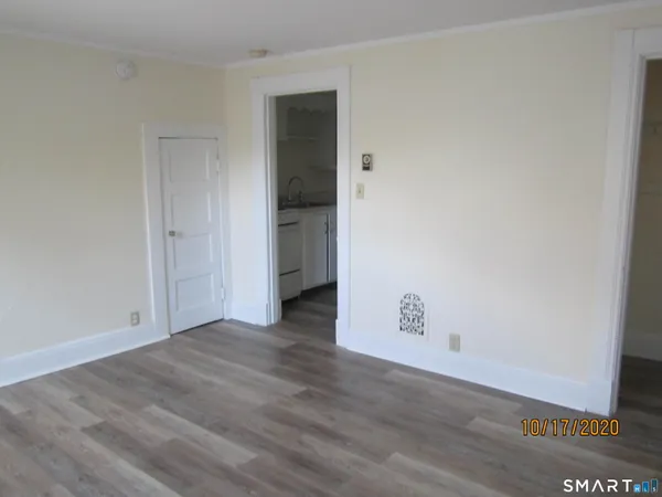 $1,250 | 1085 Broad Street, Meriden, CT 06450