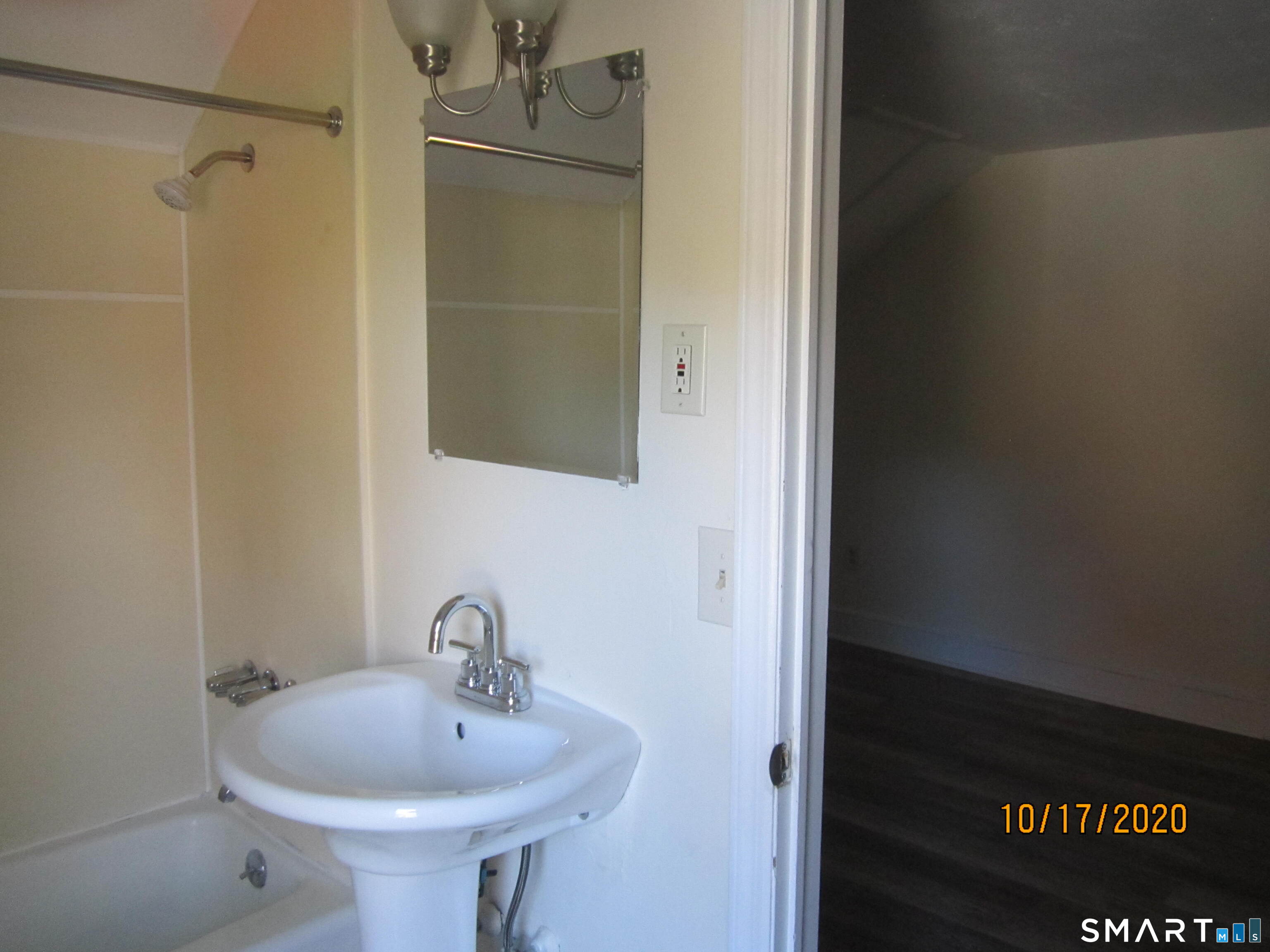 1085 Broad Street Meriden, CT 06450 - Photo 7 of 12