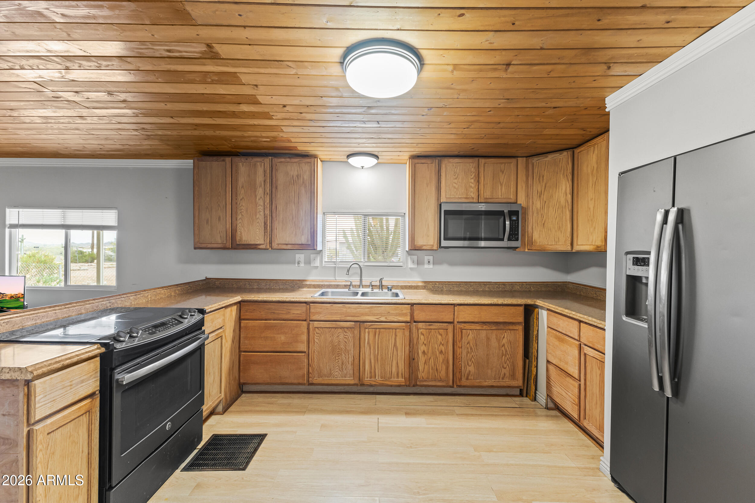 174 North Hilton Road Apache Junction, AZ 85119 - Photo 11 of 28