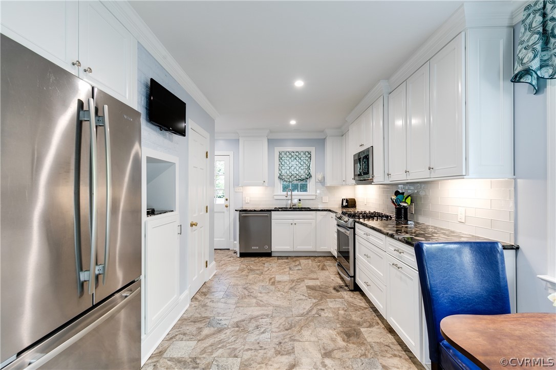 27 Dahlgren Road Henrico, VA 23238 - Photo 15 of 47 Kitchen, Renovated 2015