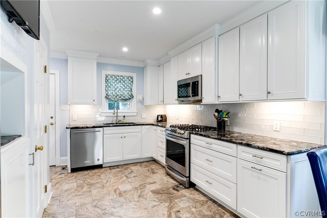 27 Dahlgren Road Henrico, VA 23238 - Photo 17 of 47 Kitchen, Renovated 2015