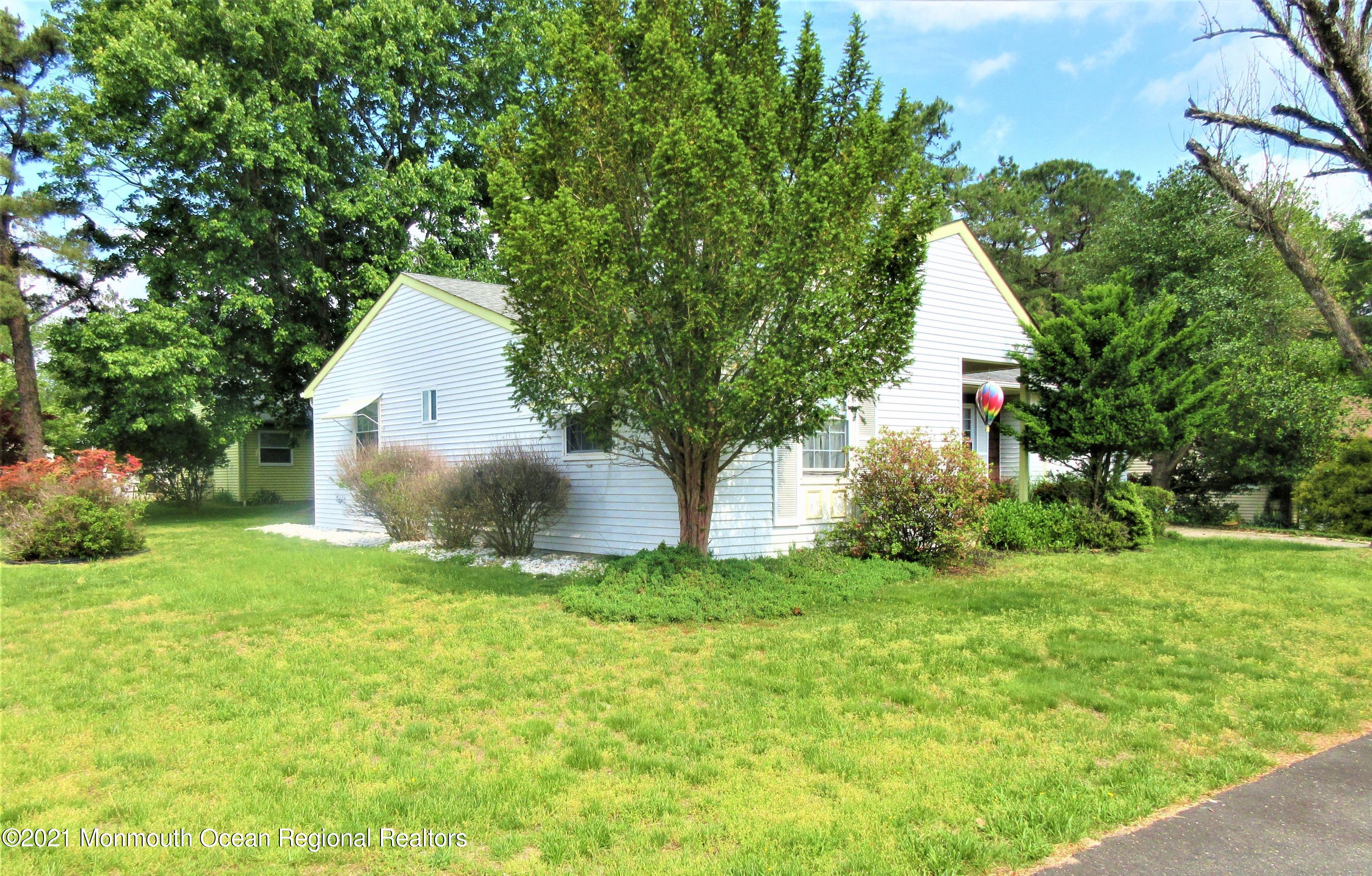 1 Stonybrook Road, Unit 60 Whiting, NJ 08759 - Photo 4 of 24 IMG_1180