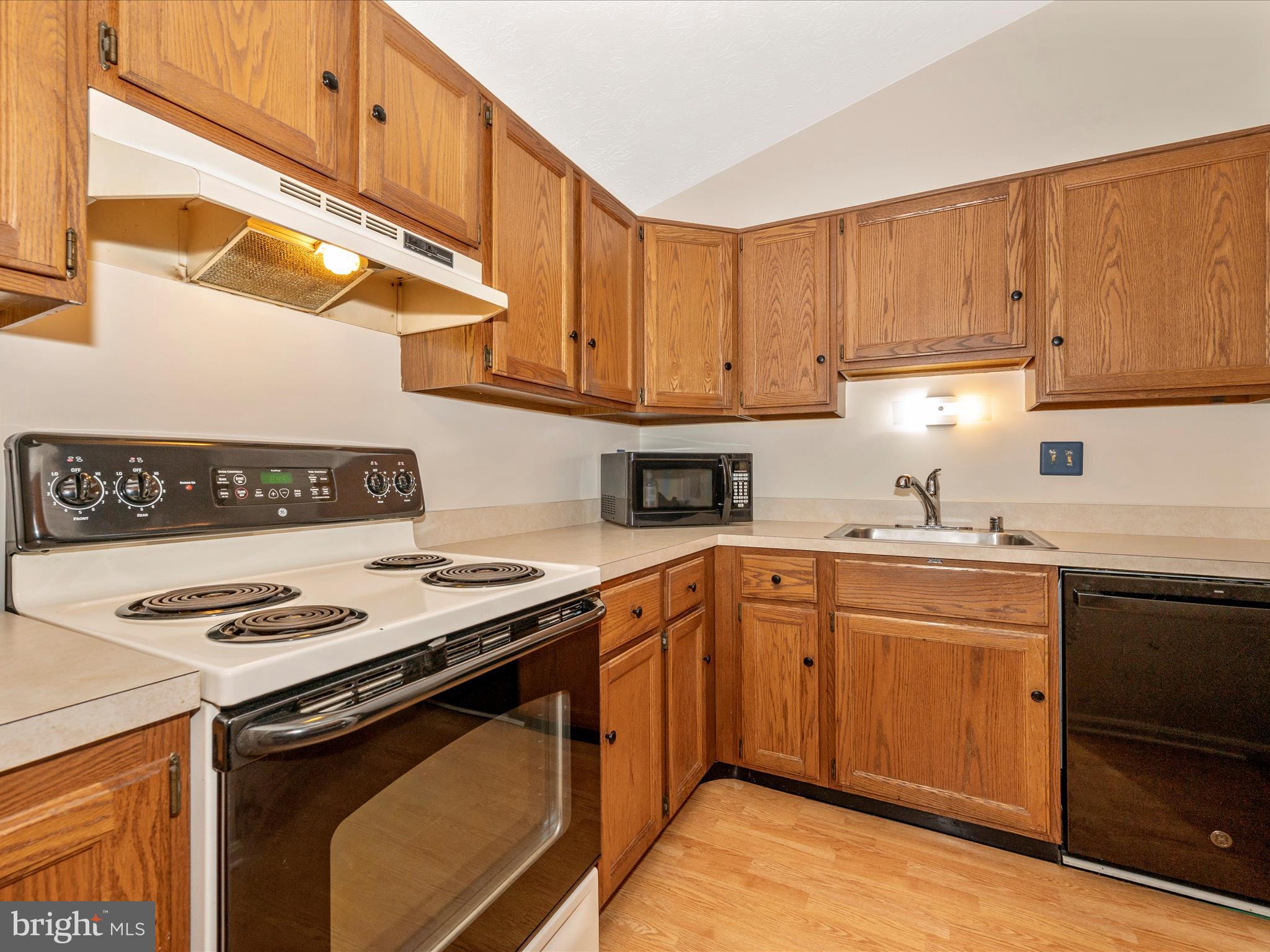 2129 Wainwright Court, Unit 2B Frederick, MD 21702 - Photo 22 of 61 Kitchen