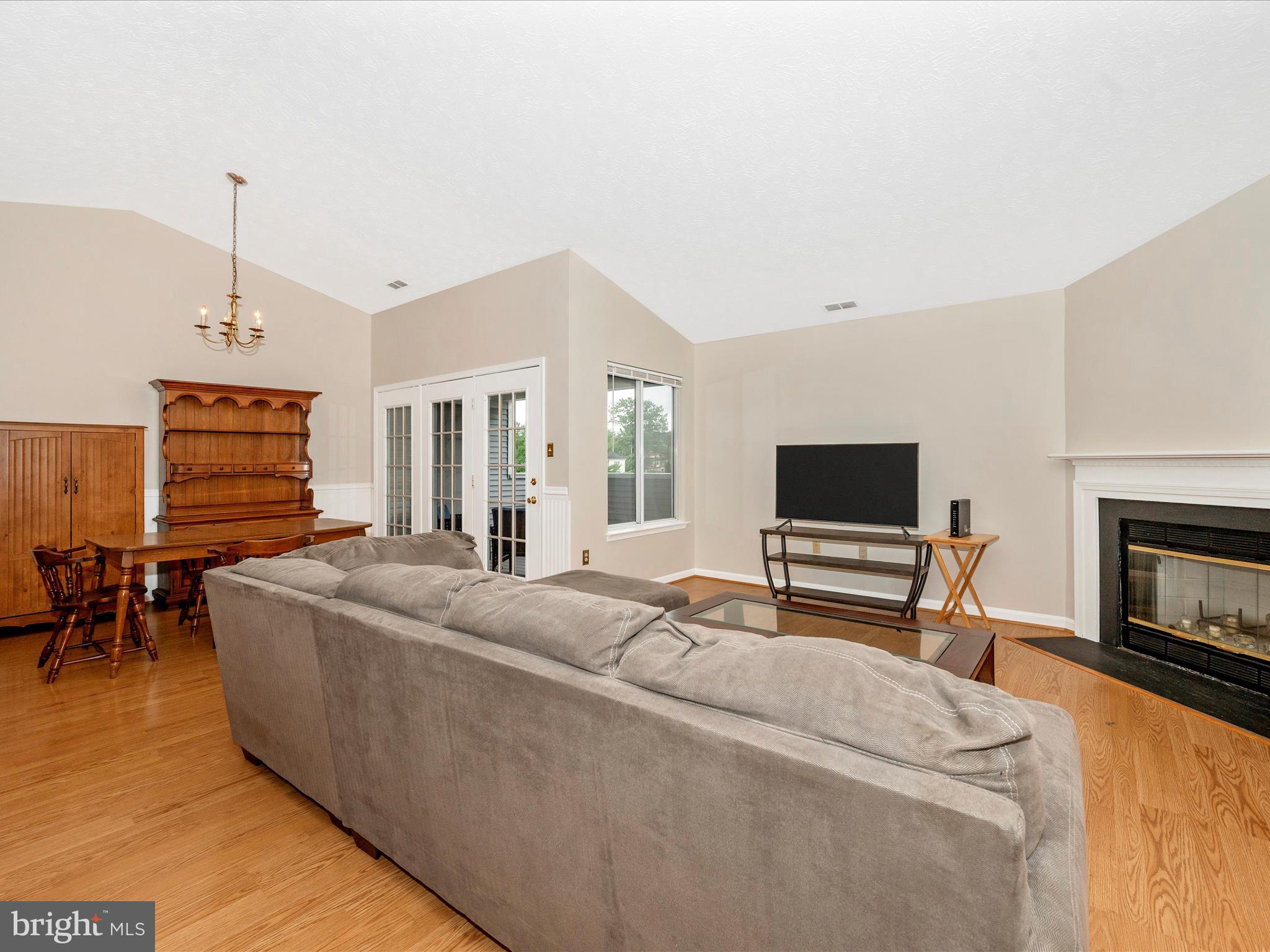 2129 Wainwright Court, Unit 2B Frederick, MD 21702 - Photo 5 of 61 Living Room