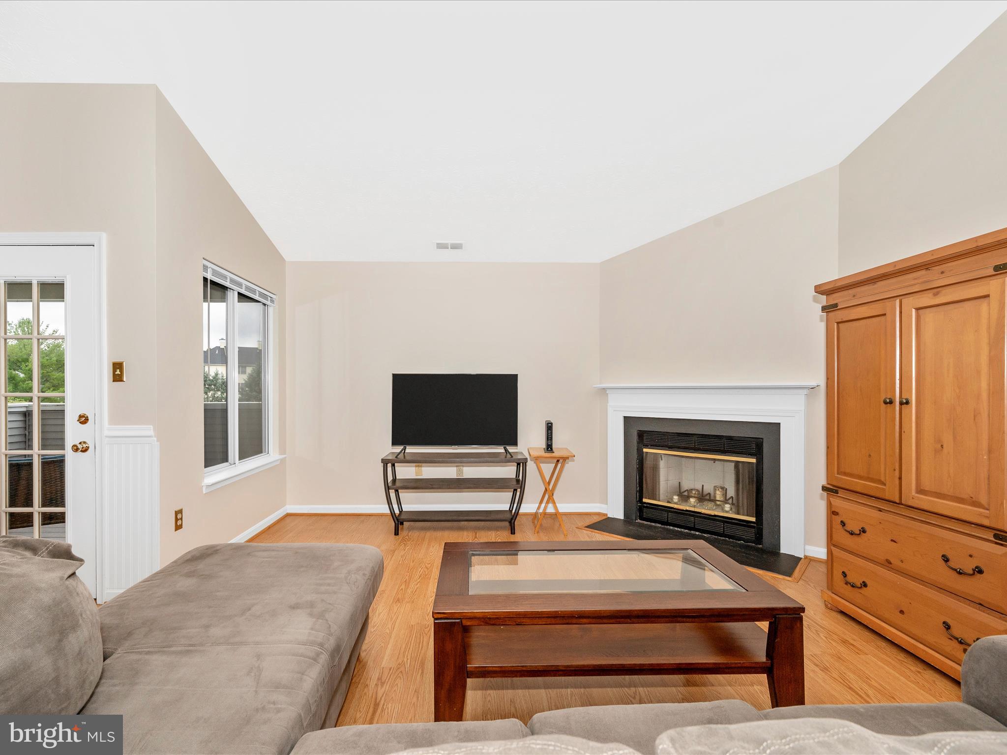 2129 Wainwright Court, Unit 2B Frederick, MD 21702 - Photo 6 of 61 Living Room