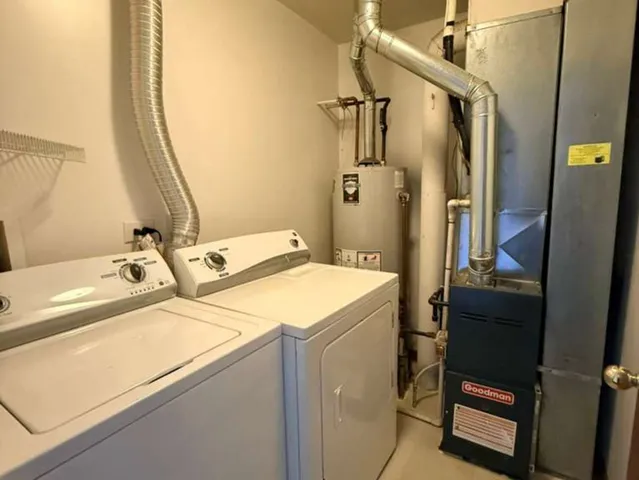 $2,500 | 345 Abington Woods Drive, Aurora, IL 60502