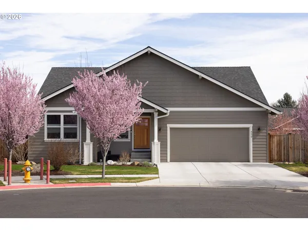 $540,000 | 450 Northeast Oak Avenue, Redmond, OR 97756