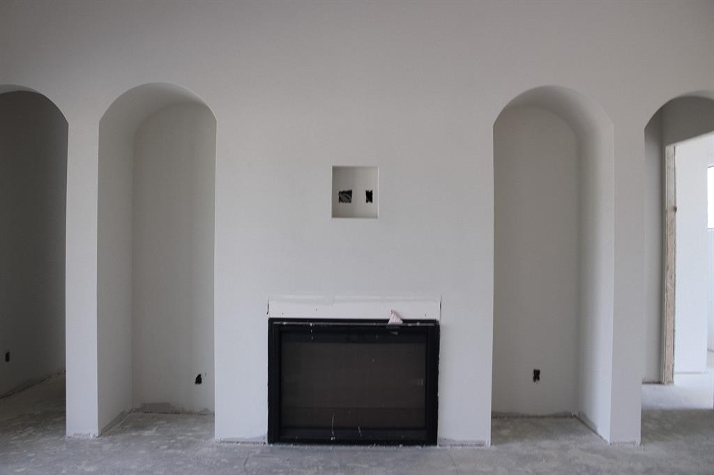 2016 Pinetree Post Weatherford, TX 76087 - Photo 4 of 13