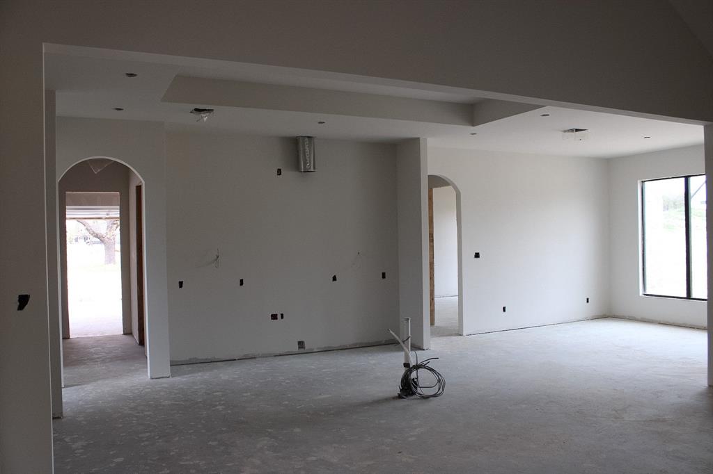 2016 Pinetree Post Weatherford, TX 76087 - Photo 6 of 13