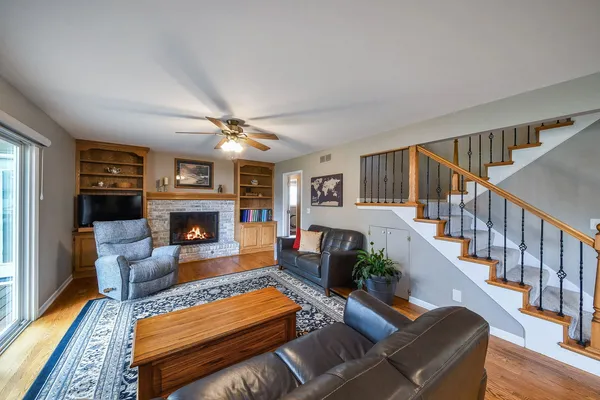 $849,000 | 46 Sussex Court, Naperville, IL 60540