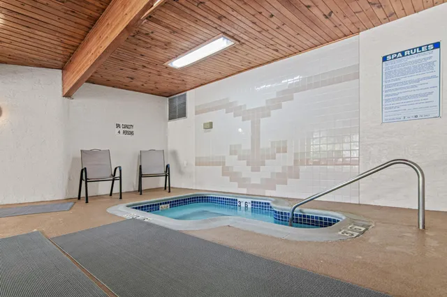 $115,000 | 2670 Oxford Street North, Unit 230, Roseville, MN 55113