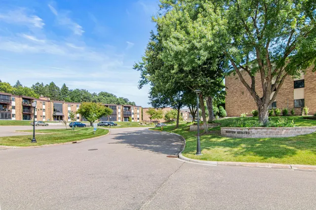 $115,000 | 2670 Oxford Street North, Unit 230, Roseville, MN 55113