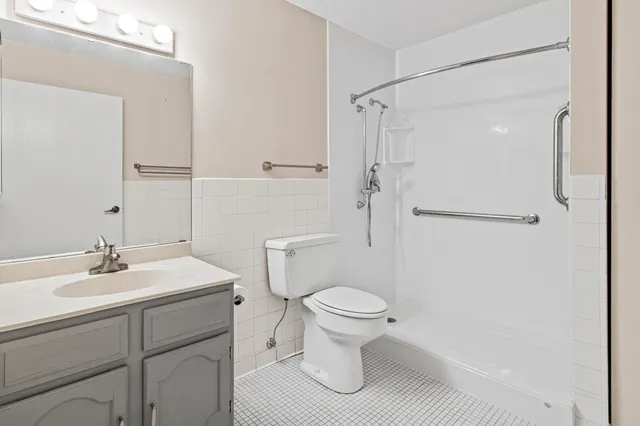 $115,000 | 2670 Oxford Street North, Unit 230, Roseville, MN 55113