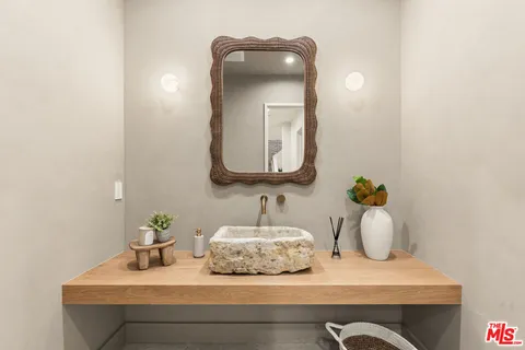 $3,645,000 | 11746 La Maida Street, Valley Village, CA 91607