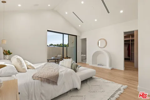 $3,645,000 | 11746 La Maida Street, Valley Village, CA 91607