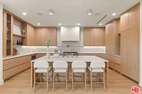 $3,645,000 | 11746 La Maida Street, Valley Village, CA 91607