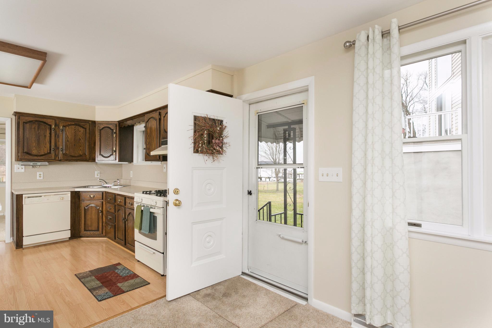 980 Seneca Park Road Baltimore, MD 21220 - Photo 3 of 30 Kitchen