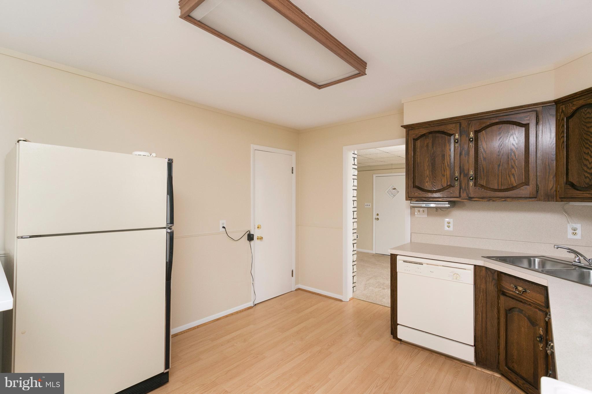 980 Seneca Park Road Baltimore, MD 21220 - Photo 8 of 30 Kitchen