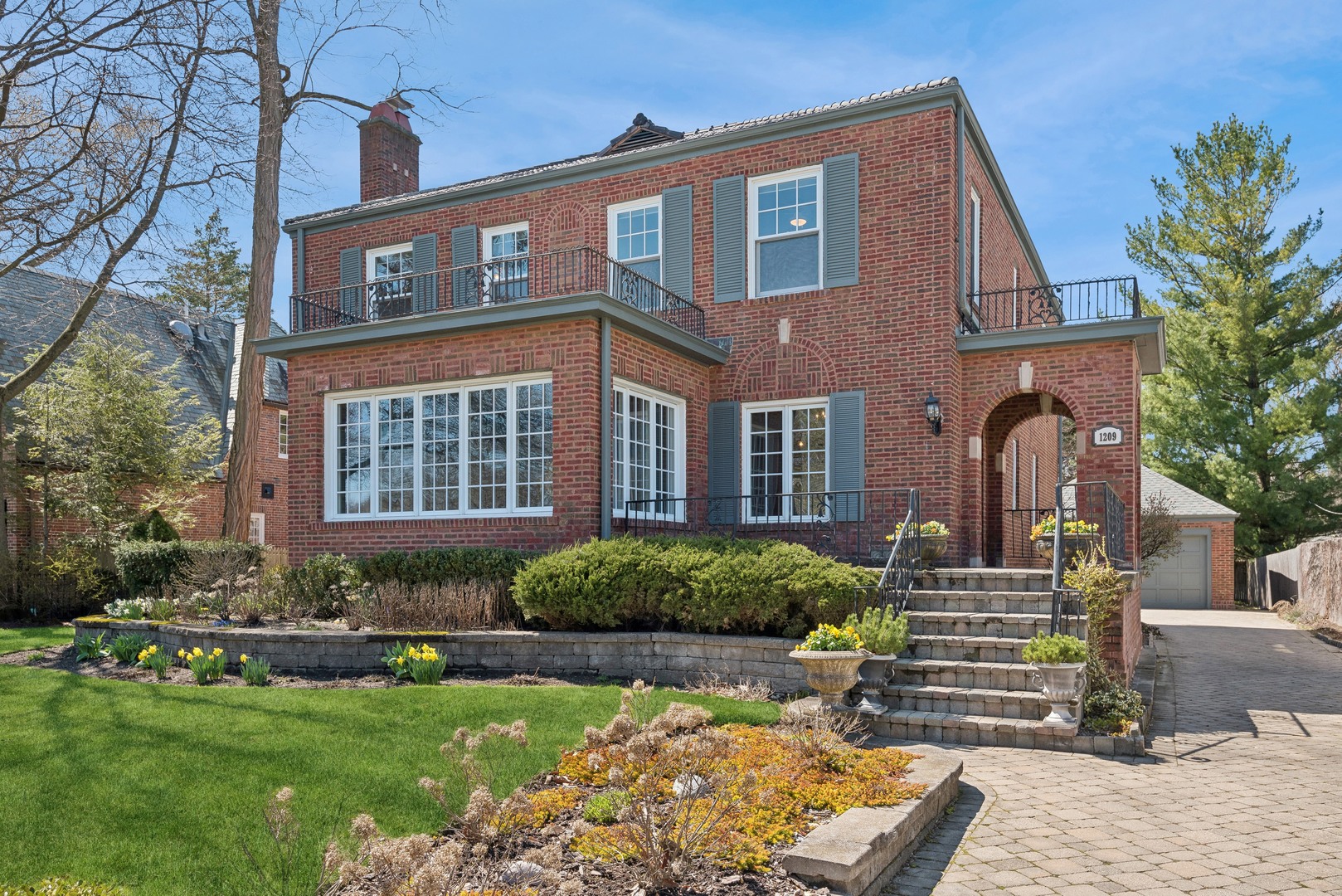 1209 Sheridan Road Wilmette, IL 60091 - Photo 2 of 40 Gallery Image 2