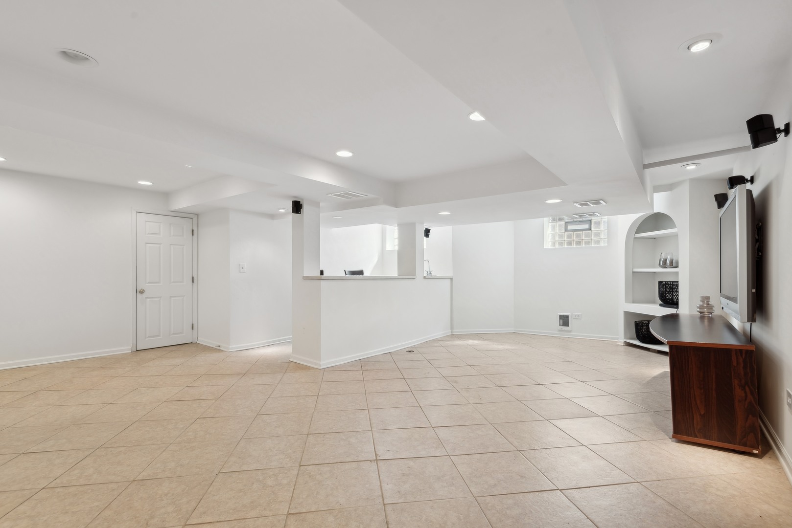 1209 Sheridan Road Wilmette, IL 60091 - Photo 28 of 40 Gallery Image 28