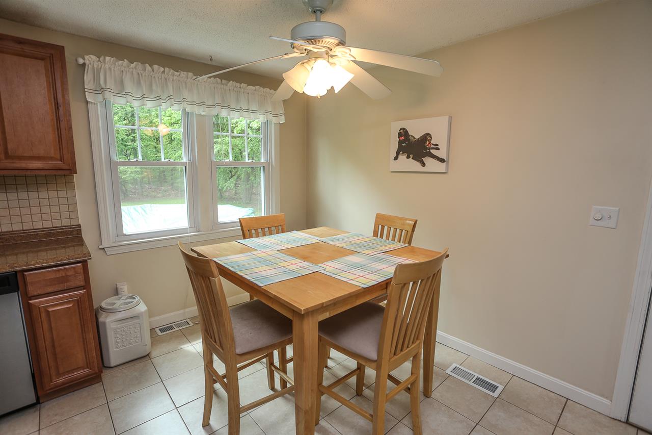 16 R Juniper Road Derry, NH 03038 - Photo 4 of 28
