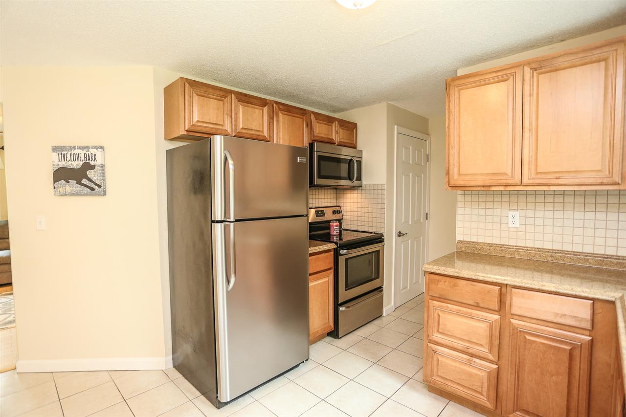 16 R Juniper Road Derry, NH 03038 - Photo 5 of 28
