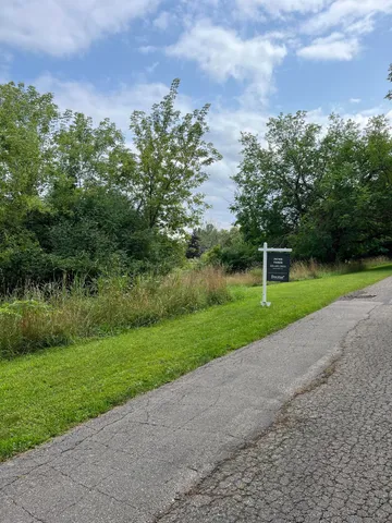 $325,000 | 2410 Shadowlane Drive Northeast, Grand Rapids, MI 49505