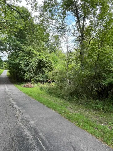 $325,000 | 2410 Shadowlane Drive Northeast, Grand Rapids, MI 49505