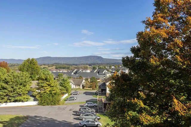 $199,900 | 1116 Blue Ridge Drive, Unit 11, Harrisonburg, VA 22802