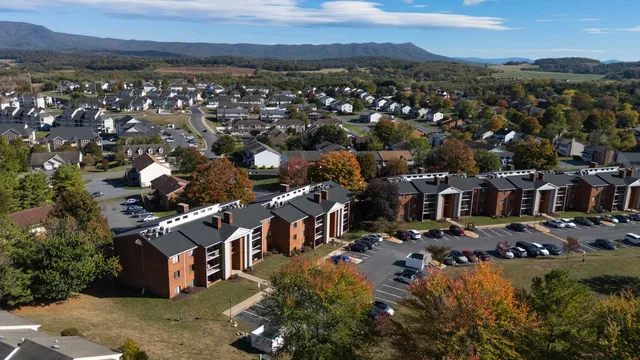 $199,900 | 1116 Blue Ridge Drive, Unit 11, Harrisonburg, VA 22802