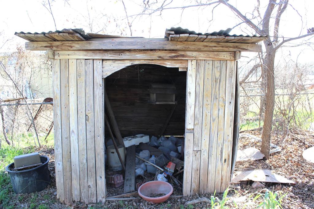 403 Mockingbird Street Chico, TX 76431 - Photo 20 of 25 a view of a porch of the house