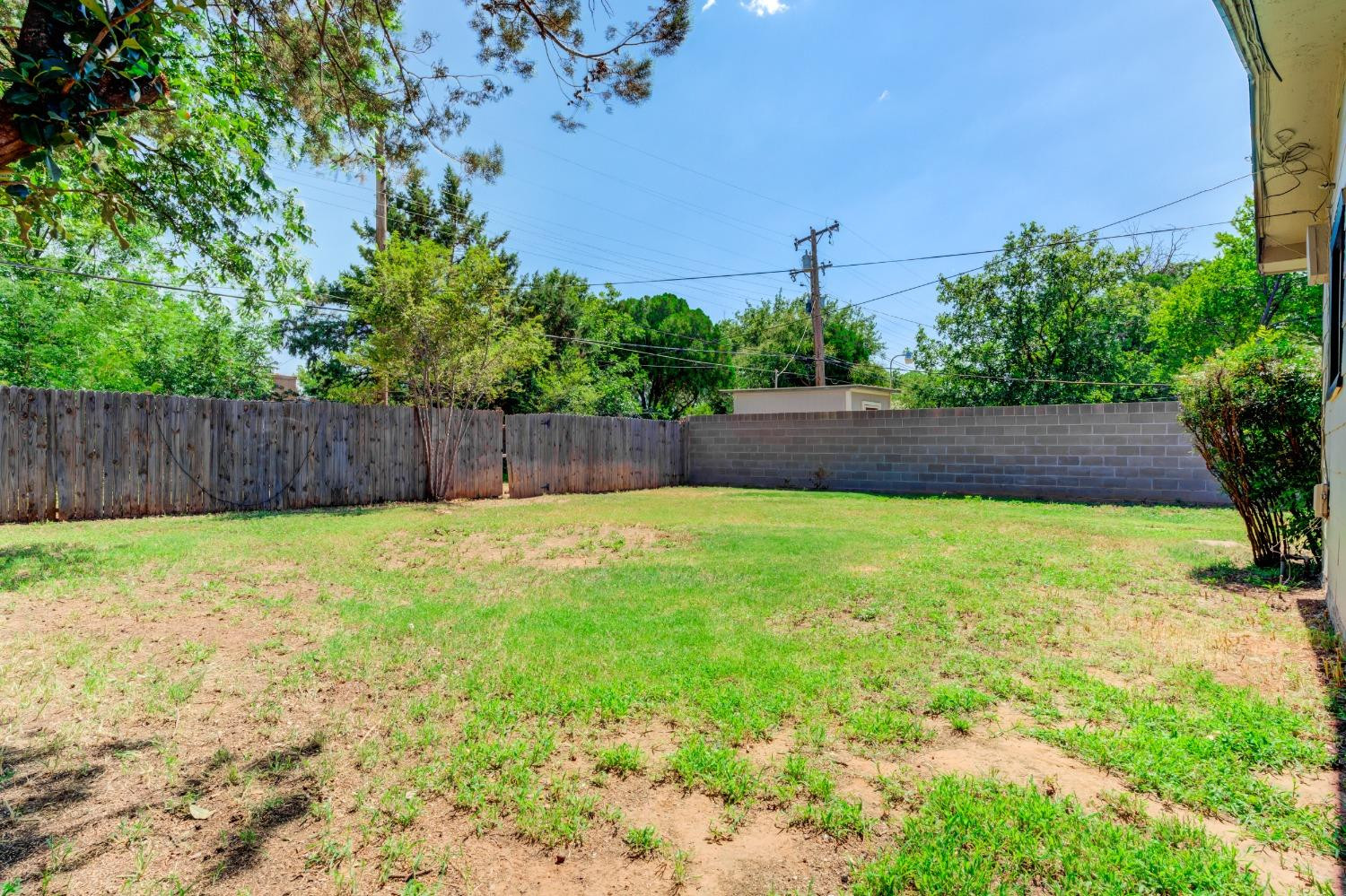 3411 41st Street Lubbock, TX 79413 - Photo 27 of 29 a view of outdoor space and yard